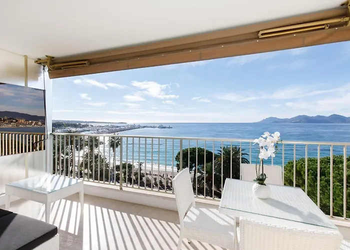 On La Croisette deluxe 2 bedrooms 2 baths