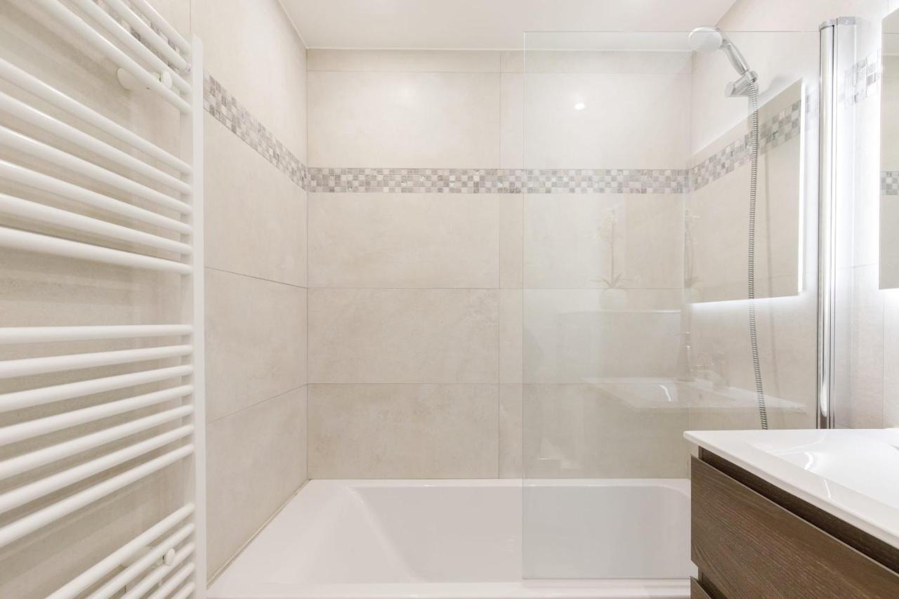 On La Croisette Deluxe 2 Bedrooms 2 Baths